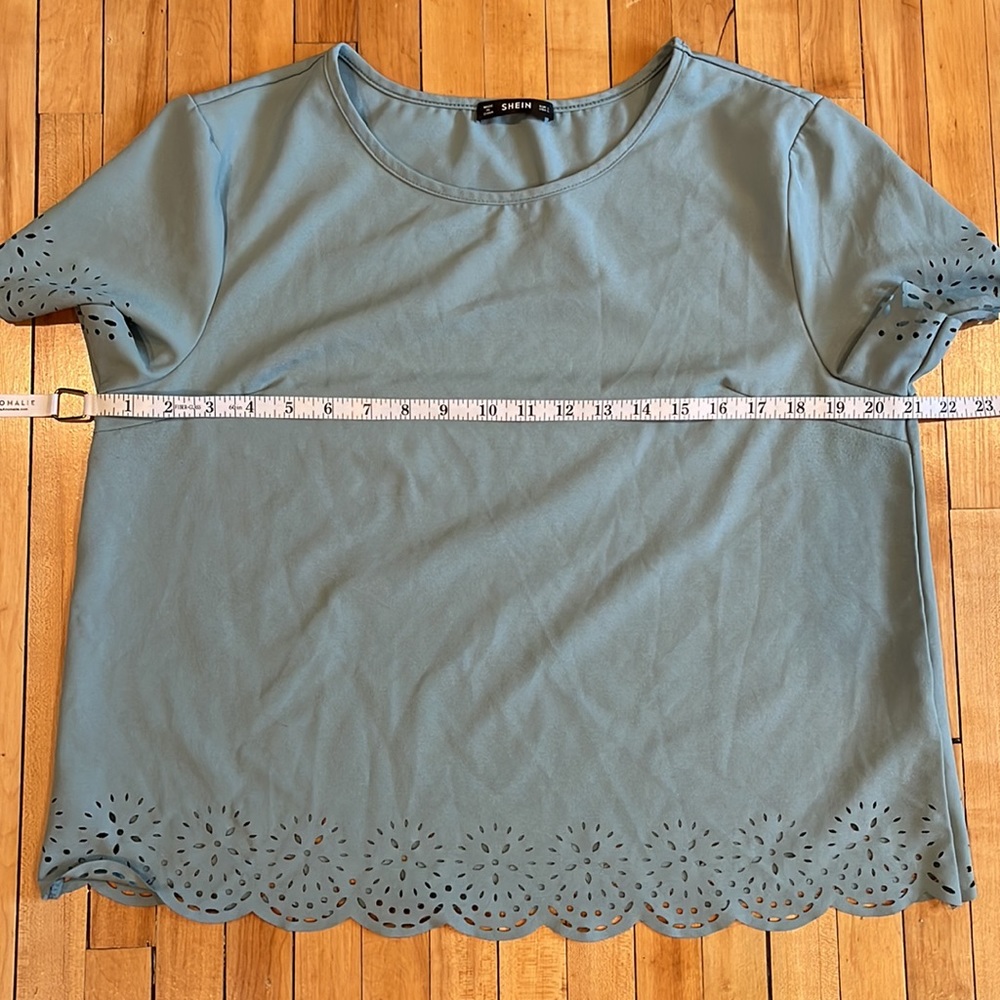 SHEIN Top - Picture 8 of 10